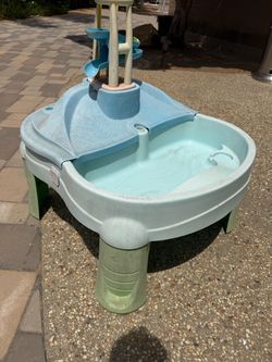 Step2 Splash Pond Toddler Water Table, Outdoor Kids Water Sensory Table, Ages 18+ Months