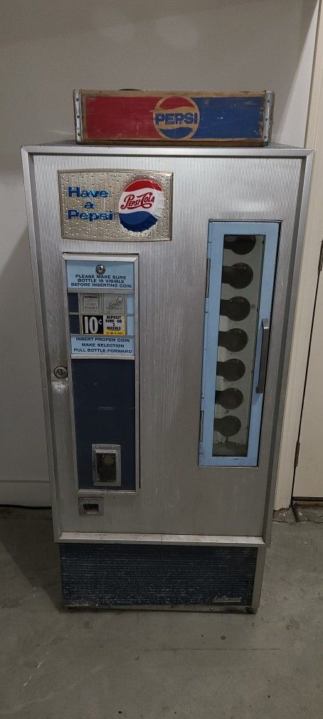 LA Crosse Vintage Pepsi Coer Model Lc-56-7 Vending Machine
