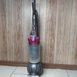 Dyson Dc65 Vacuum Cleaner 