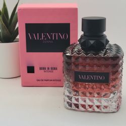 Valentino
 
Donna Born in Roma Intense Eau de Parfum

3.4 fl 