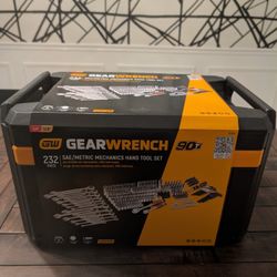 *NEW* GEARWRENCH 232-Piece 1/4 3/8 in Drive 90-Tooth Deep SAE/Metric Mechanics Tool Set 3-Drawer