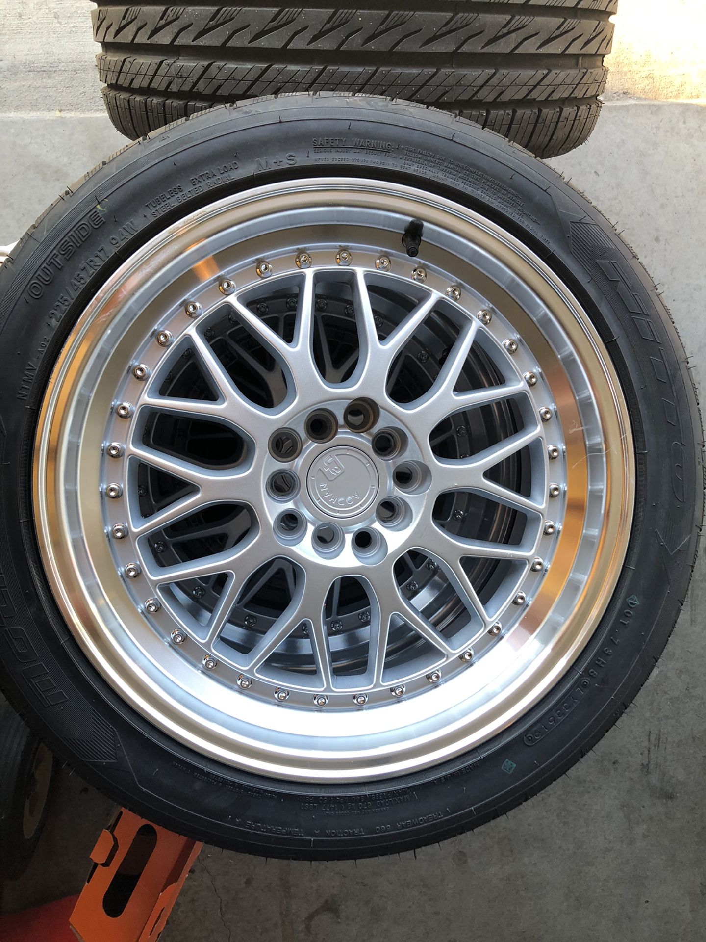 Aodhan AH02 5x100/114.3 +35 w/tires