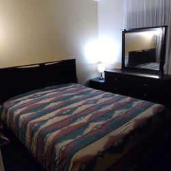 Dresser & full Bedroom Set New
