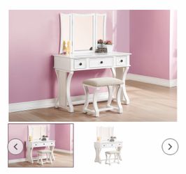 Vanity W/Stool
