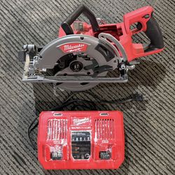 *OBO* MILWAUKEE M18 7-1/4” Cordless 18V Circular Saw W/ Rear Handle + Dual M18 Battery Charger