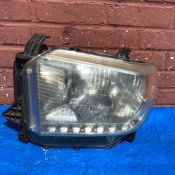 2014-2017 Toyota Tundra Left Driver Side Headlight Halogen w/DRL OEM