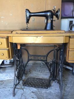 OLD SEWING MACHINE 1900s