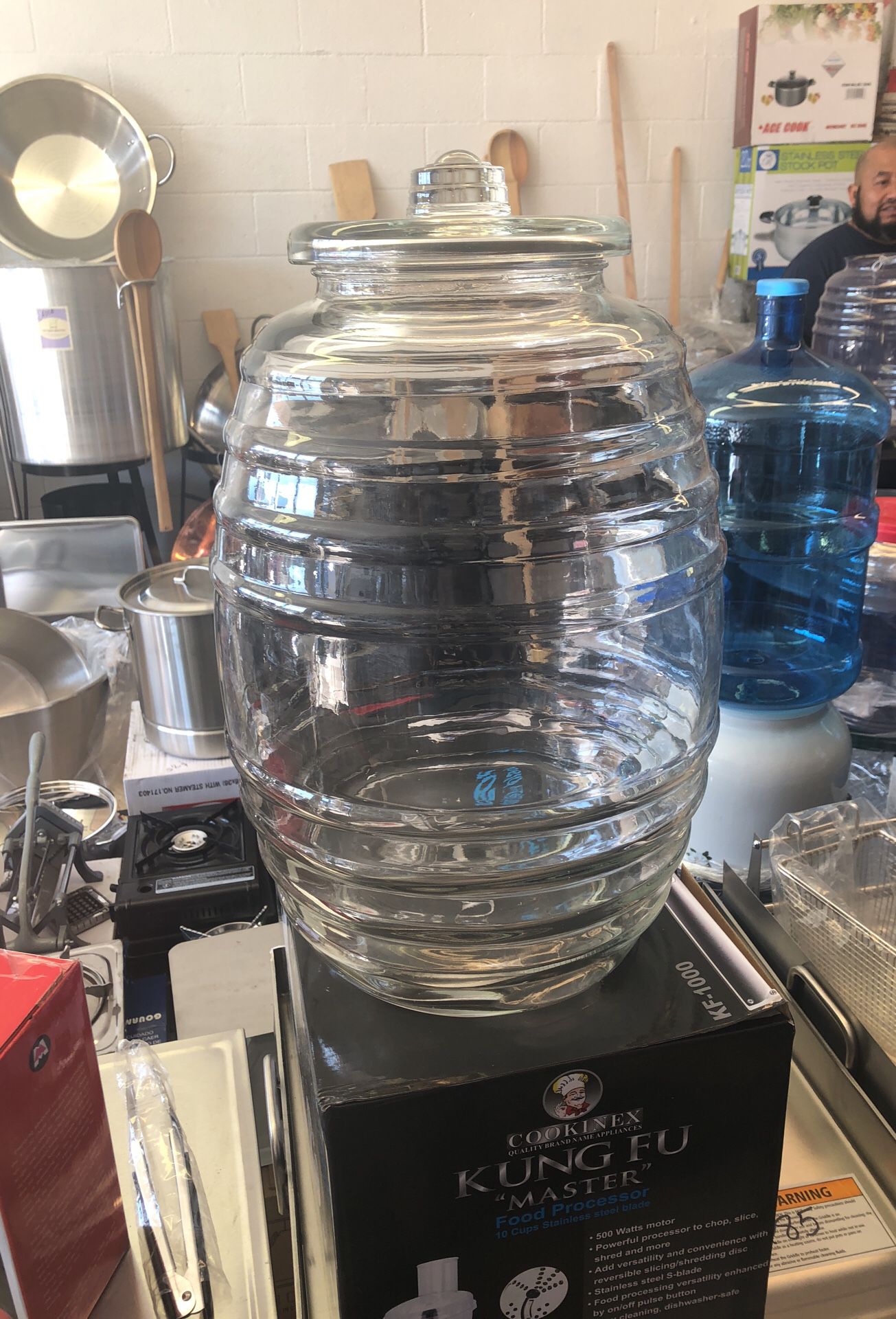 Aguas Frescas 3 galones, vitrolero de recipiente de agua de plástico,  vitrolero de, 3 galones, Transparente for Sale in Los Angeles, CA - OfferUp