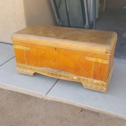 CEDAR HOPE CHEST
