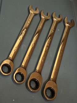 Snap-on Tools 4 pc SAE Flank Drive® Plus Non-Reversible Ratcheting Combination Wrench Set (13/16-1")