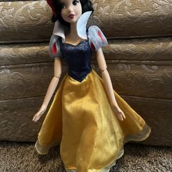 Disney 16” Snow White Doll