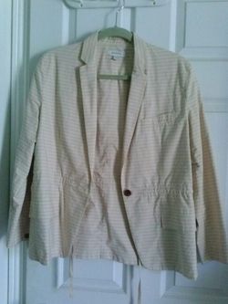 Jacket. Guess off white or bige