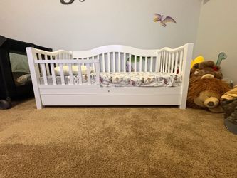 Toddler bed