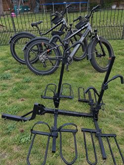 2 Rad Rover 6 e-bikes plus Curt bike rack