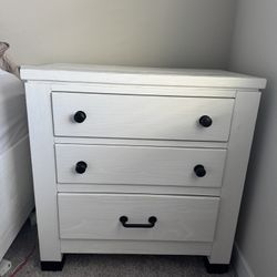 White wood nightstand with USB (set)