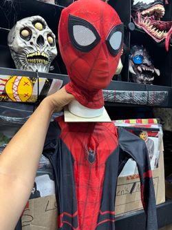 Kids Spiderman costume fits kids age around 4-5