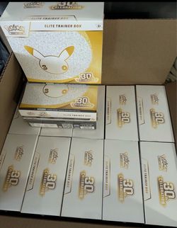 Pokémon 30th Celebration Elite Trainer Box