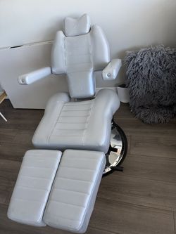 Lash and Brow Chair
