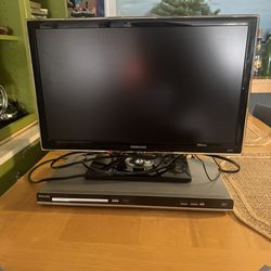 Small LCD With DvD 📀 Player