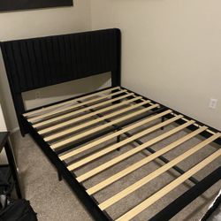 Queen Bed Frame + Mattress for Sale – Great Condition (Gilbert)