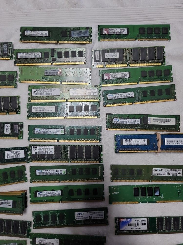 Gold Memory Scrap 2 Pounds Over 40 Pieces