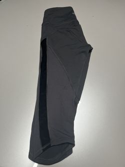 Lululemon side mesh capri size 4