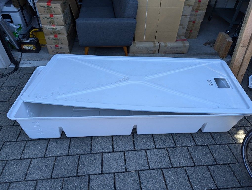 Botanicare 115 Gallon Hydroponic Reservoir With Lid