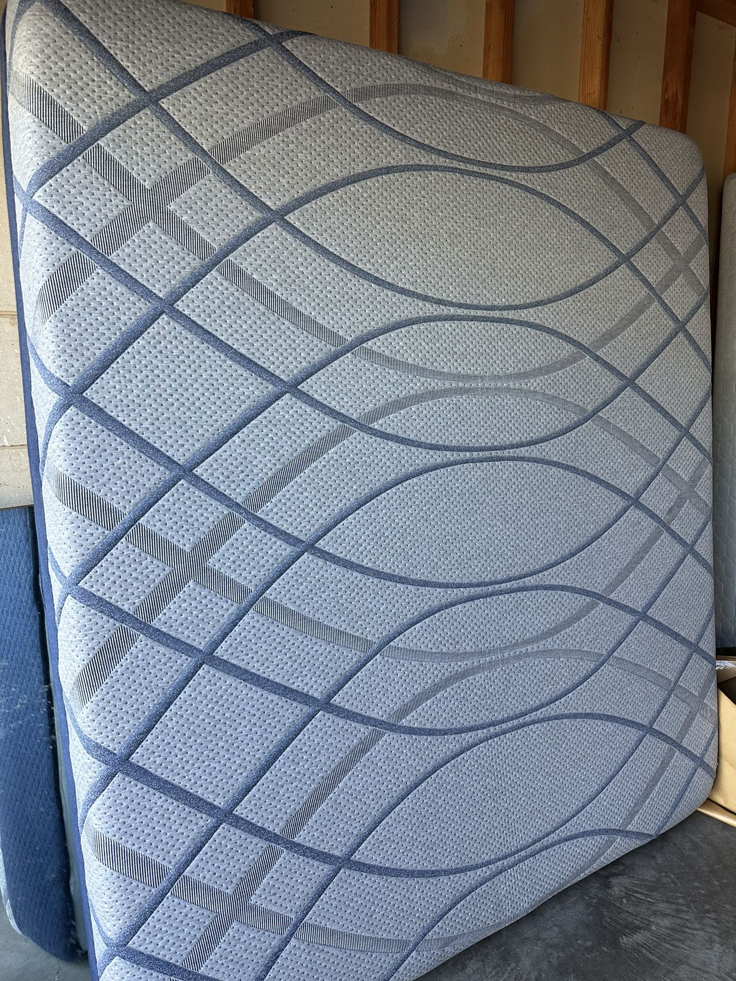 Cal King Mattress And Box Springs