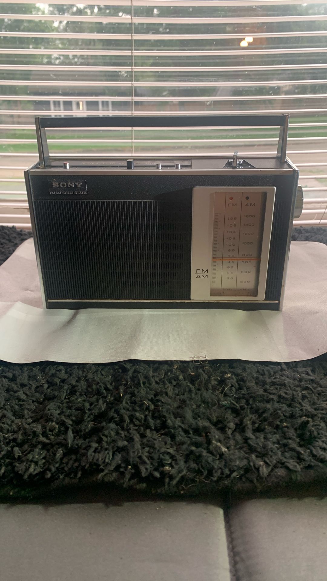 Vintage Sony 2-band Radio