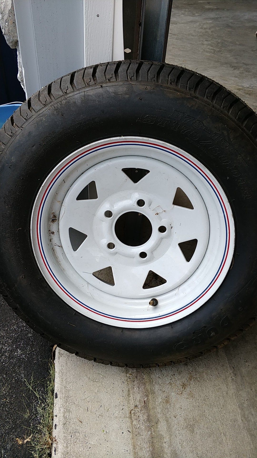 Trailer tire