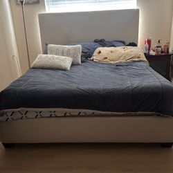 King Bed With Mattress 