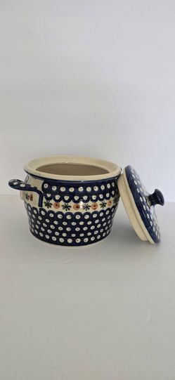 GORGEOUS✨️ POLISH POTTERY ✨️HAND-CRAFTED☆Collector's Item! POLISH POTTERY BEAN POT or SOUP TUREEN~Featuring a traditional "Mosquito" (kropki) pattern 