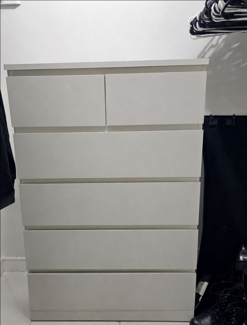 IKEA 6 DRAWER MALM DRESSER