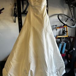 David’s Bridal Wedding Dress 