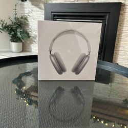 White Airpod Maxes (Accepting Offers)