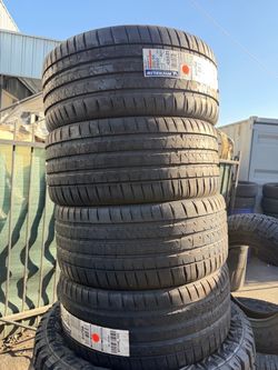 Michelin Pilot Sport 4S 235/35ZR20 Tires – Set of 4