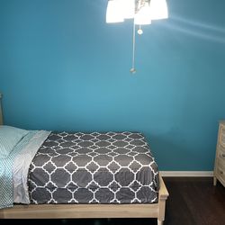 Bedroom Furniture Set( mattress not included)