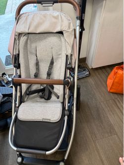 Uppa Baby Cruz + Mesa V2 car seat