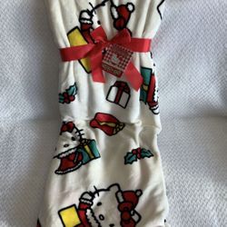 Hello Kitty Oversized Kitty Present Throw Blanket
