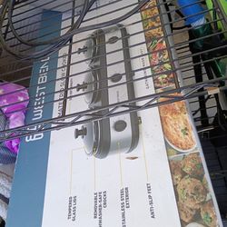 Crock Pot With 3 Section