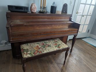 Story And Clark Piano With Bench