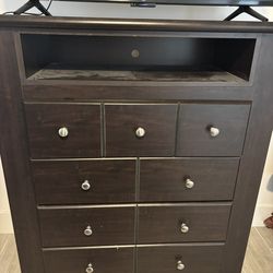 Dresser (very Heavy)