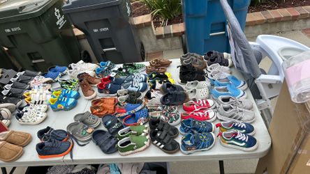 Boys shoes