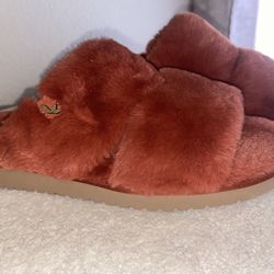 Brand New Koolaburra By Ugg Fuzzy Slippers