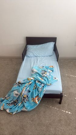 Toddler bed