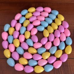 Vintage Easter Egg Plastic Garland Decoration - about 8.5’ long  