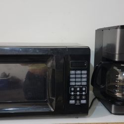 Microwave + Coffe Maker 