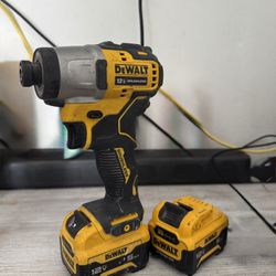 12 V Impact Drill With 2 12 V Batteries 