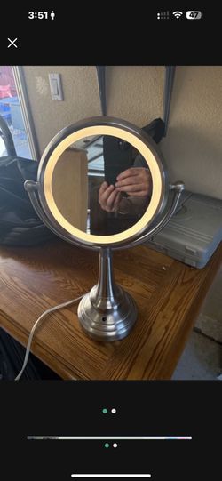 Lighted Makeup Mirror 