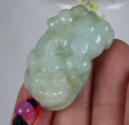 Gorgeous 100% Natural color green Jade Jadeite Necklace pendant
